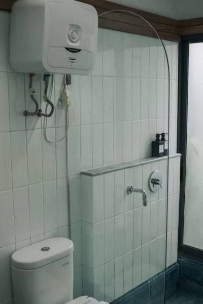 Is a Tankless Water Heater a Better Fit for Homes With High Hot Water Demand?